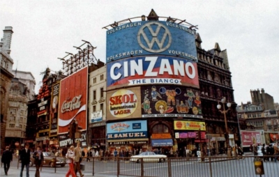 Piccadilly Circus 1973 0.jpg. Click on the picture to enlarge
